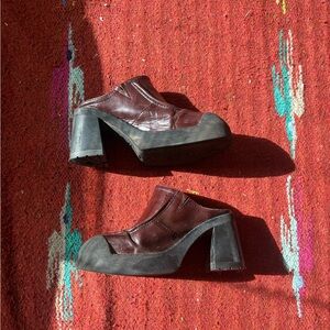 Miista Maren Brown Mules  US8.5 - EUR39 / Brown / E8